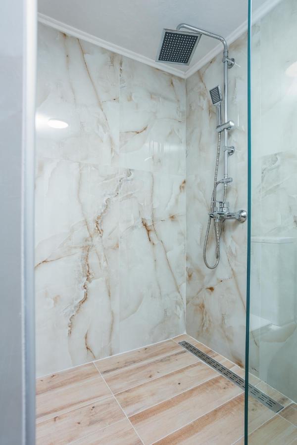 Luxury Downtown Apartment Z1 Thessaloniki Exterior photo